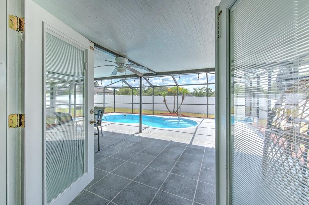 731 Climate Dr, Brandon FL 33511-6215 exterior