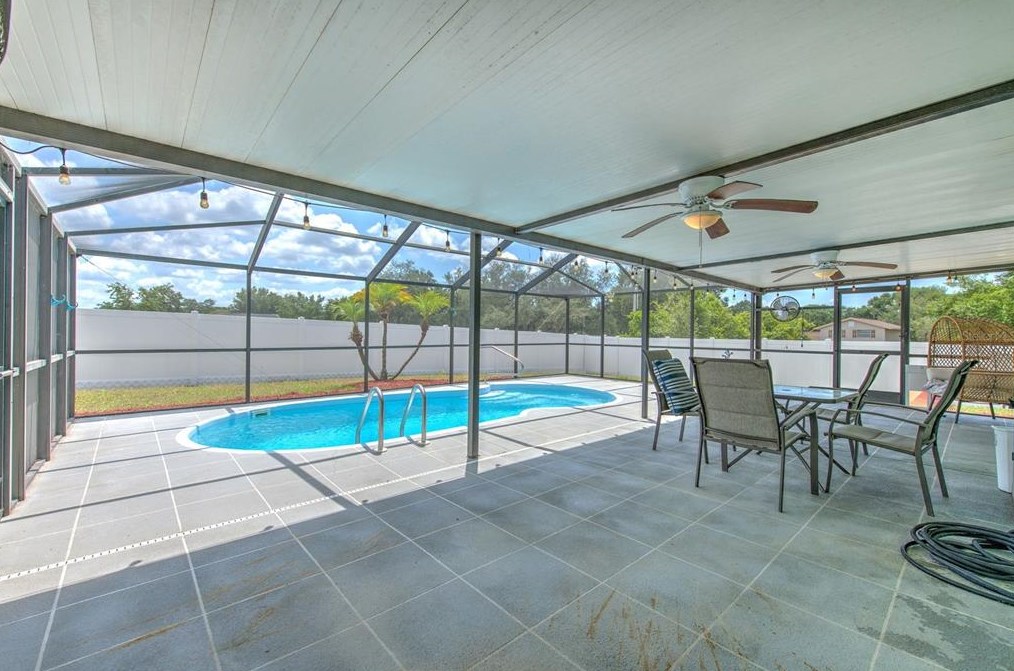 731 Climate Dr, Brandon FL 33511-6215 exterior