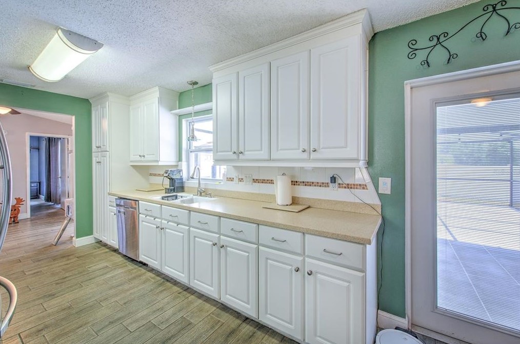 731 Climate Dr, Brandon FL 33511-6215 exterior