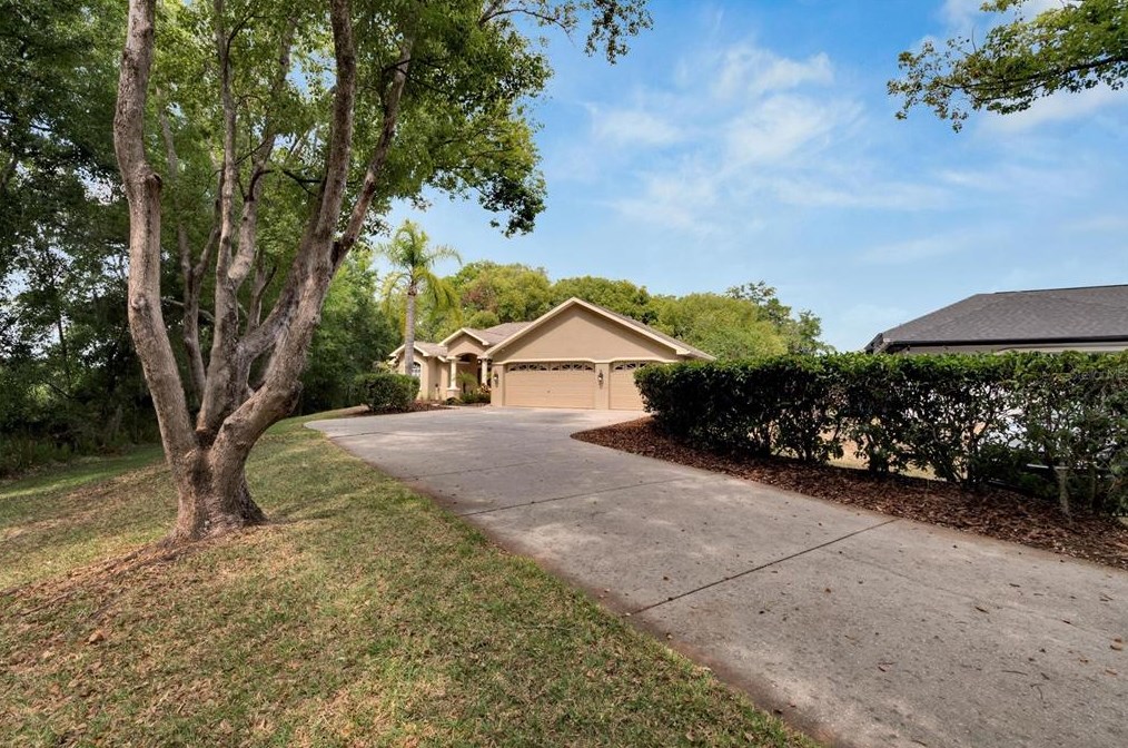 1106 Waybrook Ct, Lutz, FL 33549