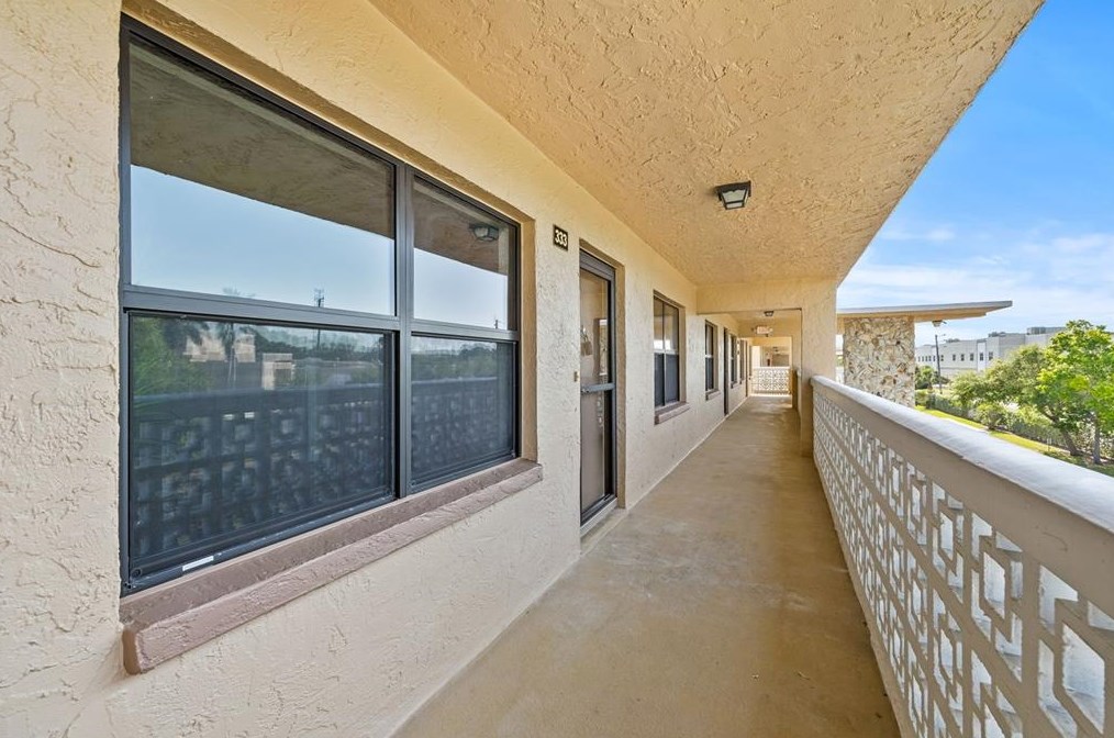 5080 Locust St, Saint Petersburg FL  33703-4097 exterior