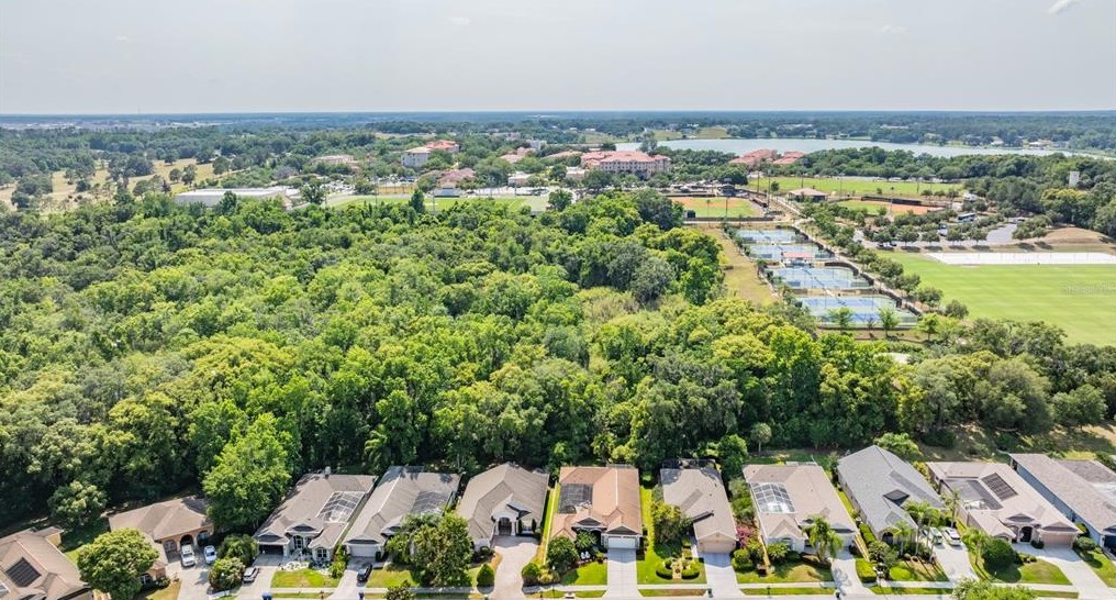 12228 Woodlands Cir, Dade City FL  33525-8287 exterior