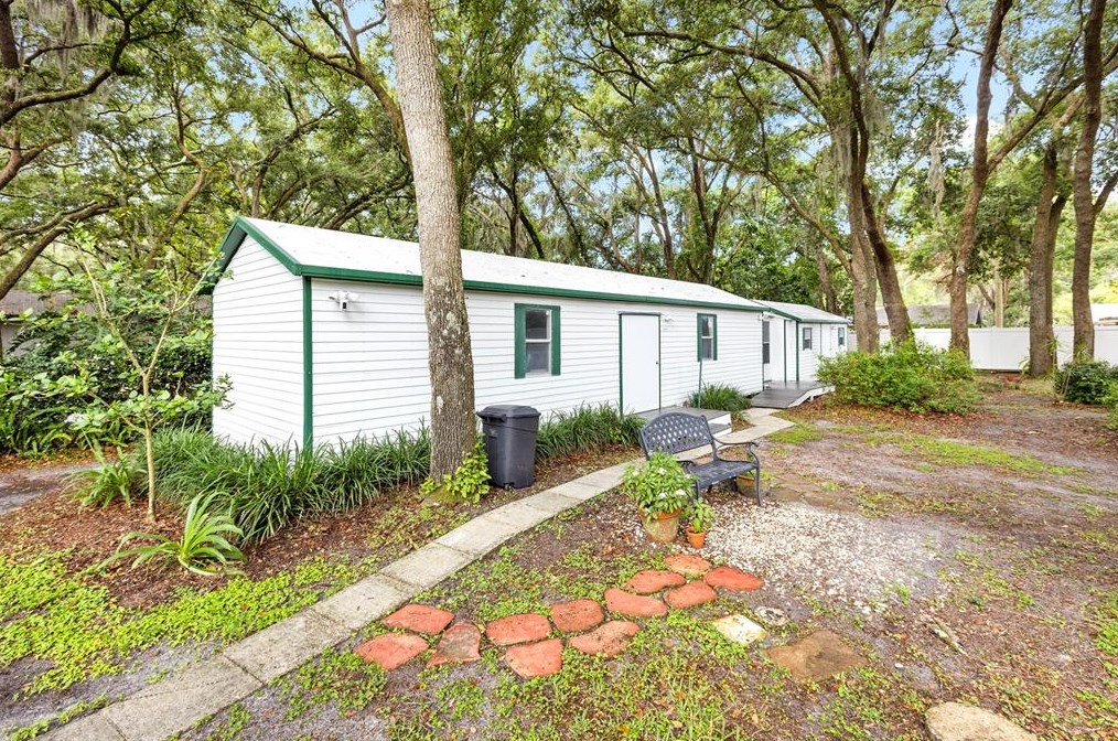 6207 Forestwood Dr, Lakeland FL 33811-2401 exterior