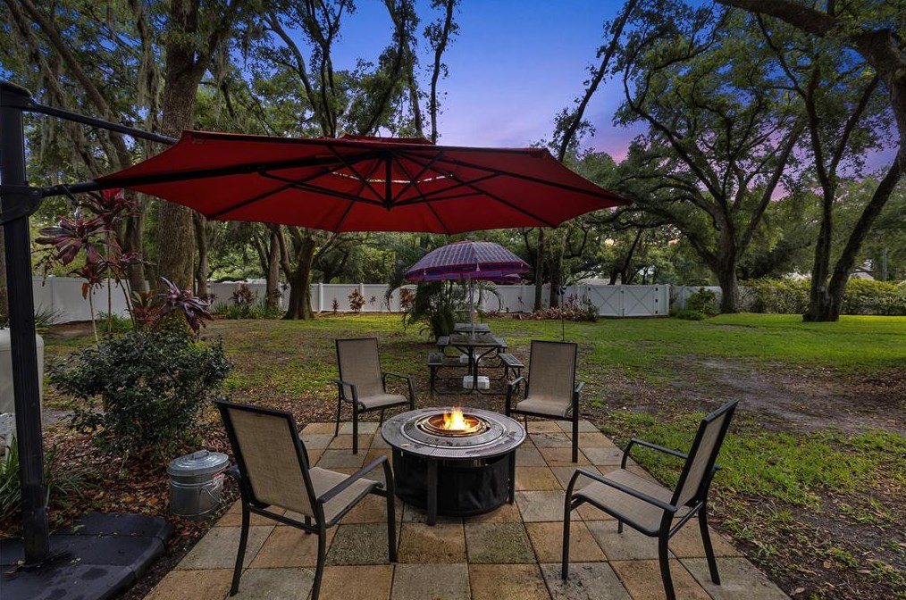 6207 Forestwood Dr, Lakeland FL 33811-2401 exterior