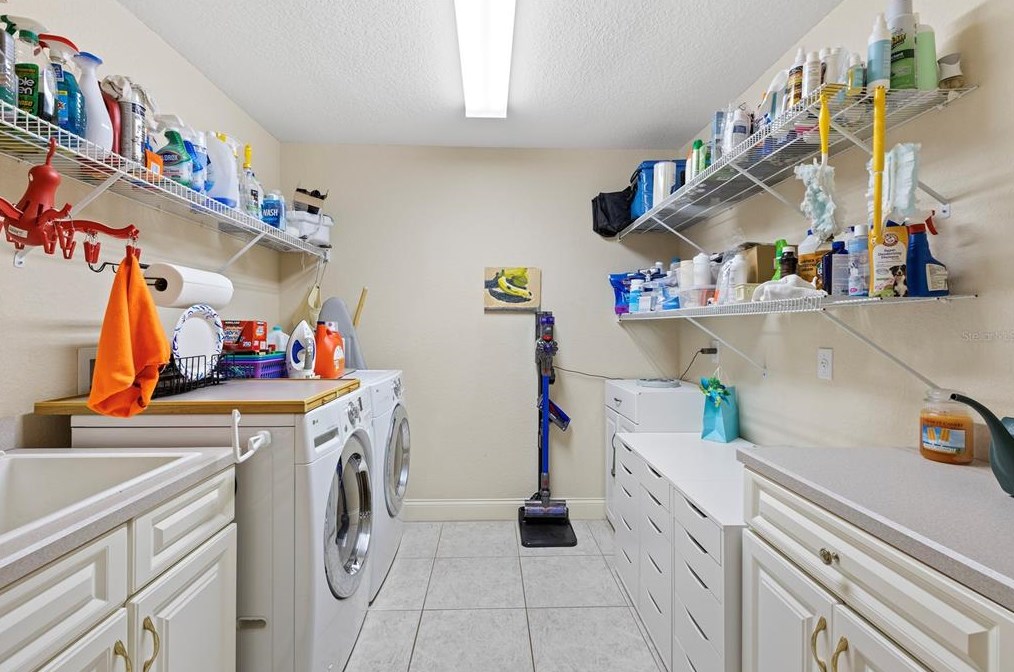 6207 Forestwood Dr, Lakeland FL 33811-2401 exterior