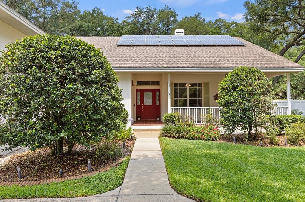 6207 Forestwood Dr, Lakeland FL 33811-2401 exterior