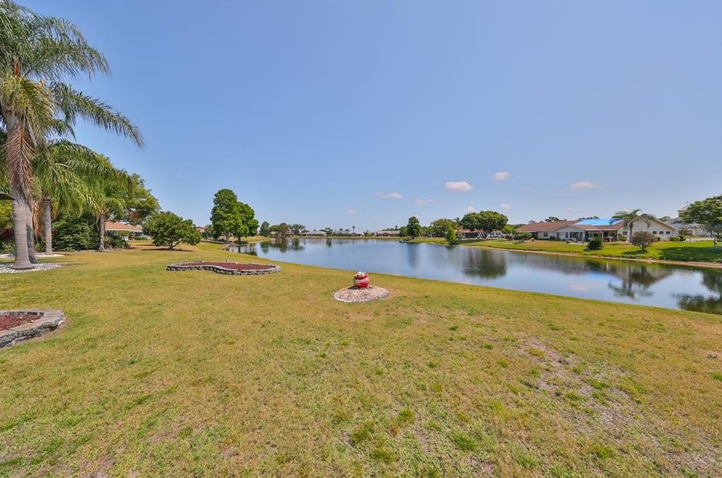 1023 Bluewater Dr, Ruskin, FL 33573-6250