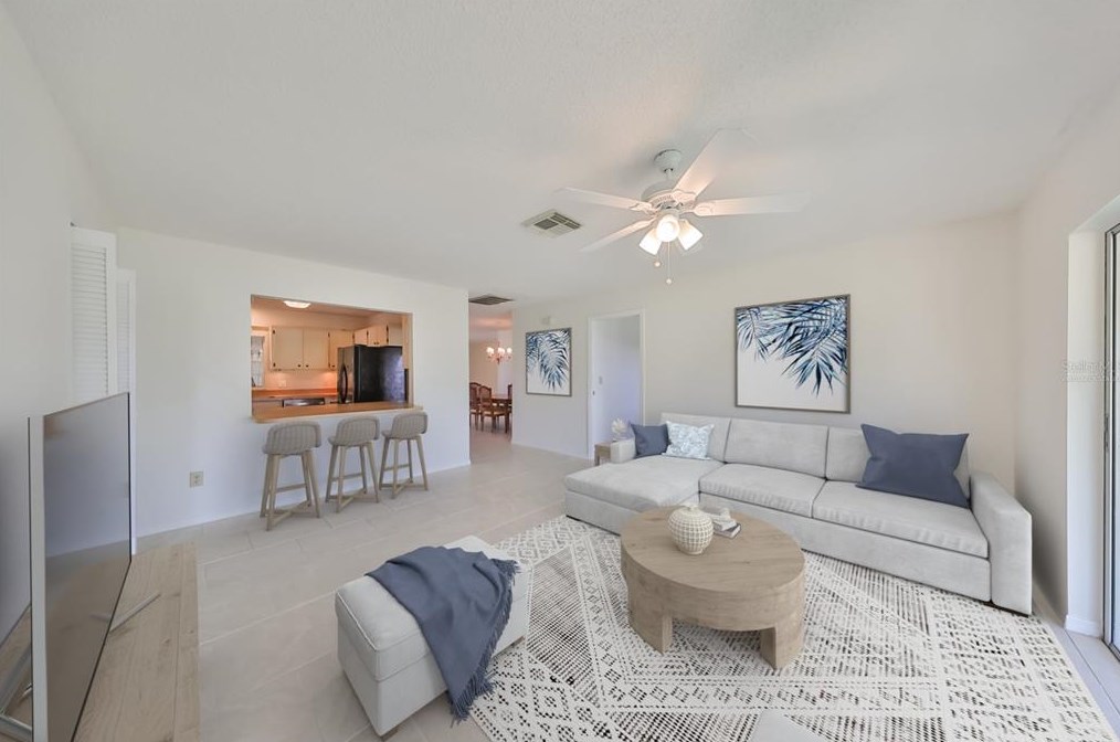 1023 Bluewater Dr, Ruskin FL  33573-6202 exterior