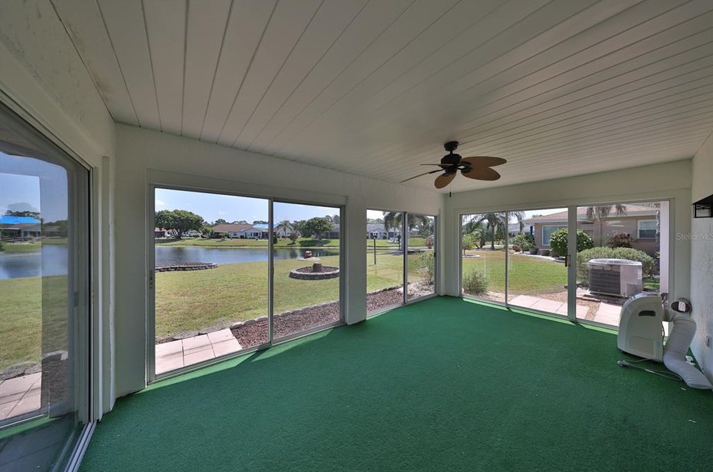 1023 Bluewater Dr, Ruskin FL  33573-6202 exterior