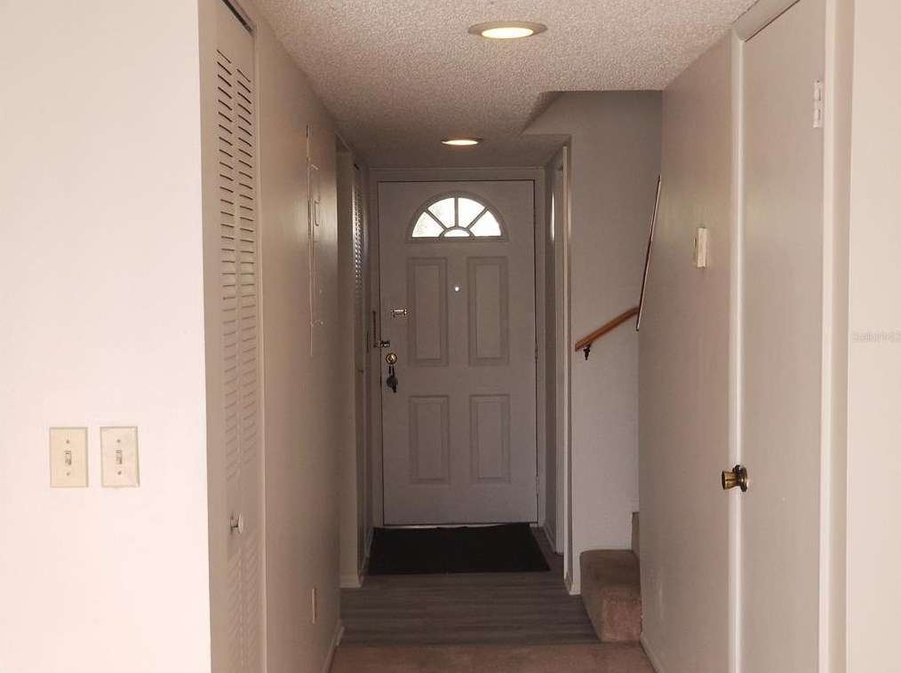 5144 Tennis Court Cir, Tampa, FL 33617-4718