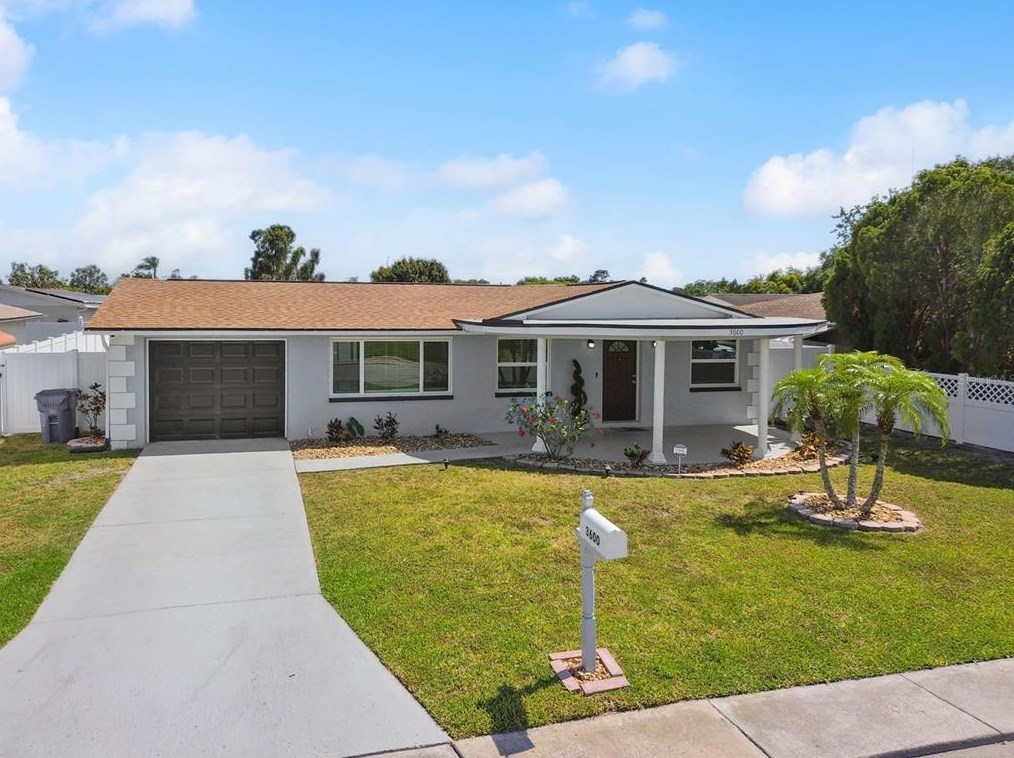 3600 Umber Rd, Tarpon Springs, FL 34691