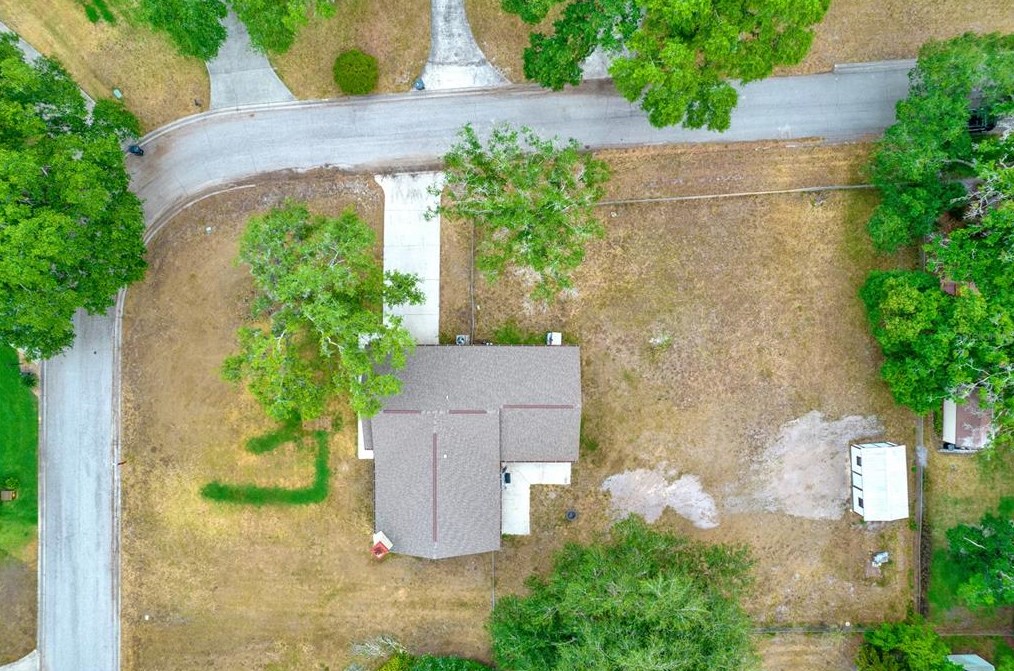2511 Chateau Dr, Lutz, FL 33559