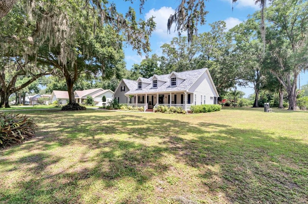 3302 Sam Allen Oaks Cir, Plant City, FL 33565-5596