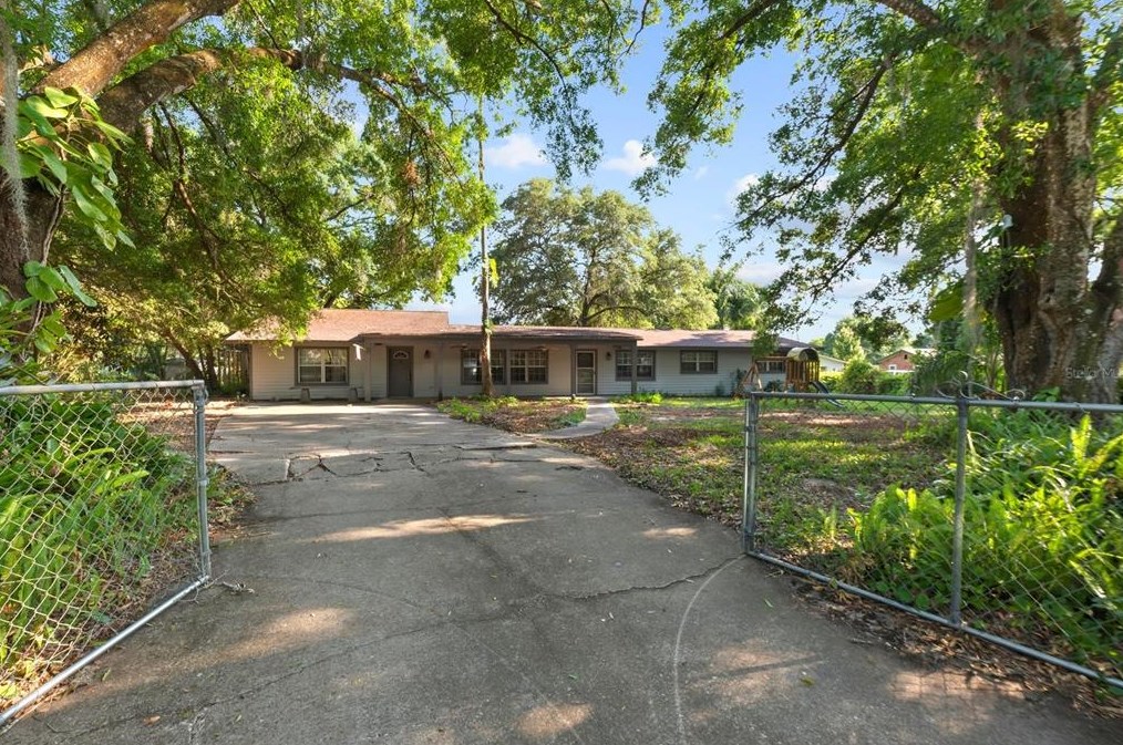 7803 Four Pines Rd, Plant City FL  33565-3129 exterior