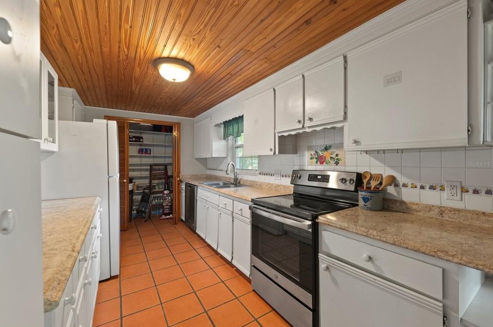 7803 Four Pines Rd, Plant City FL  33565-3129 exterior