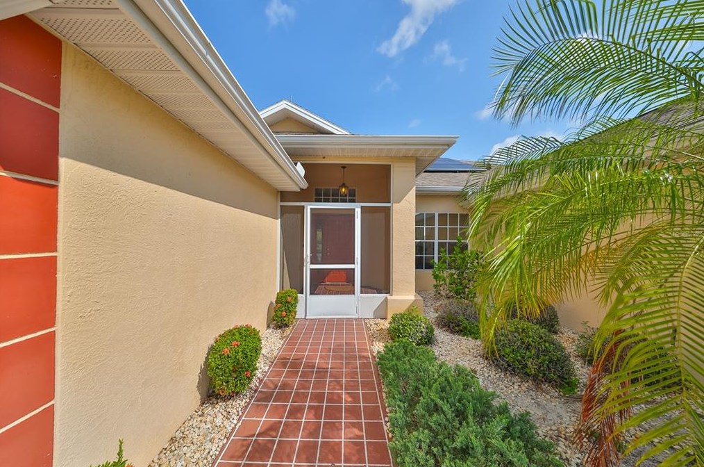 2212 W Del Webb Blvd, Ruskin, FL 33573