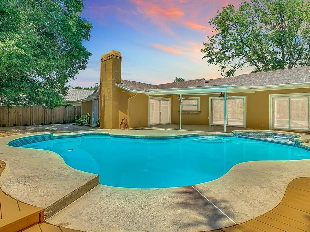 3313 Foxridge Cir, Tampa, FL 33618-2150