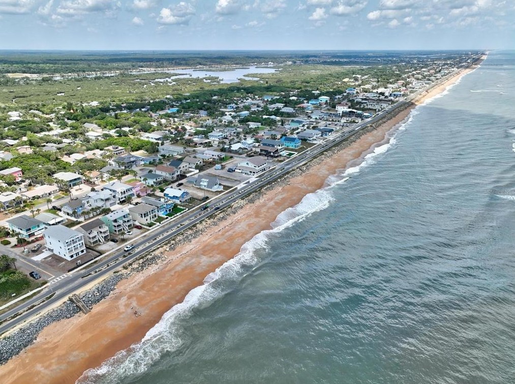 2032 Oceanshore Blvd, Flagler Beach FL  32136-2802 exterior