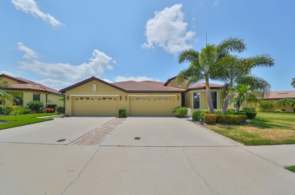 212 Mystic Falls Dr, Ruskin, FL 33572-3131