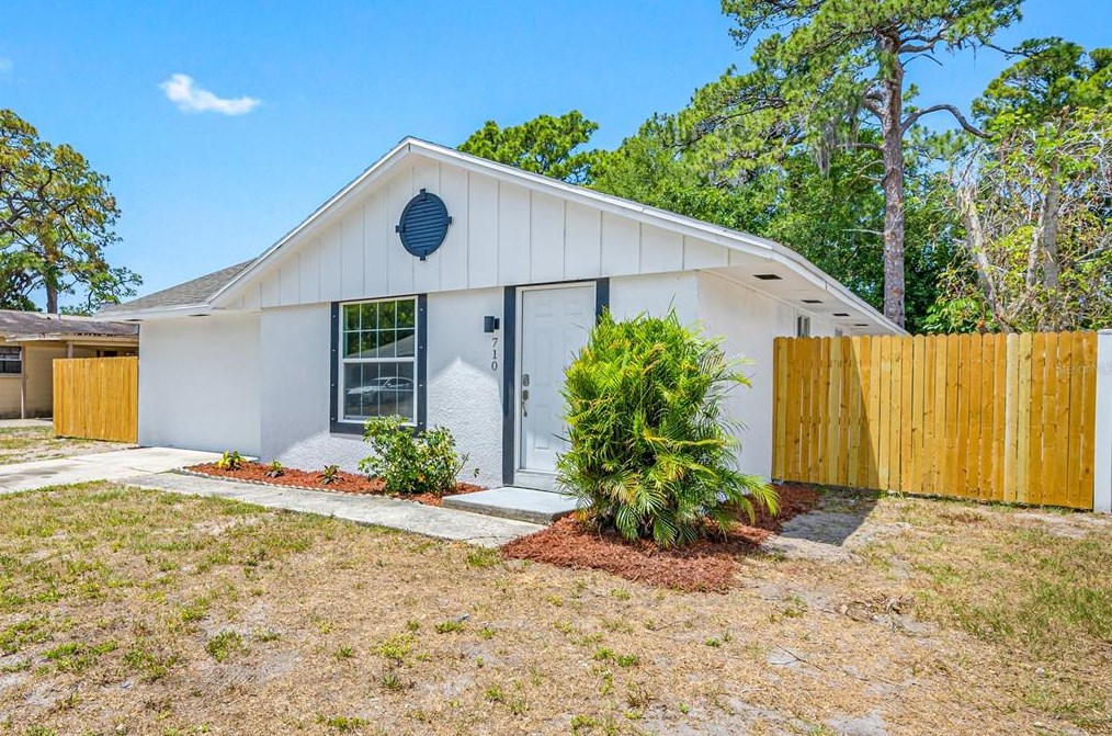 710 24th St E, Bradenton, FL 34208