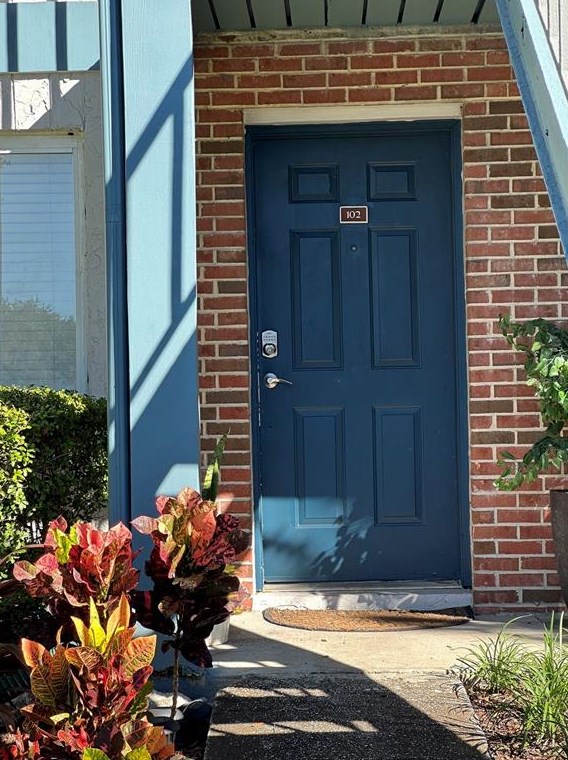 14509 Seaford Cir #102, Tampa, FL 33613