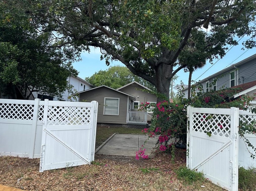 1312 Moody Ave, Tampa FL  33629-4737 exterior