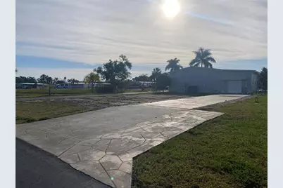 301 La Costa, North Port, FL 34287 - Photo 2