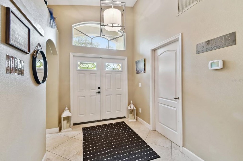 11743 Derbyshire Dr, Tampa FL  33626-2640 exterior