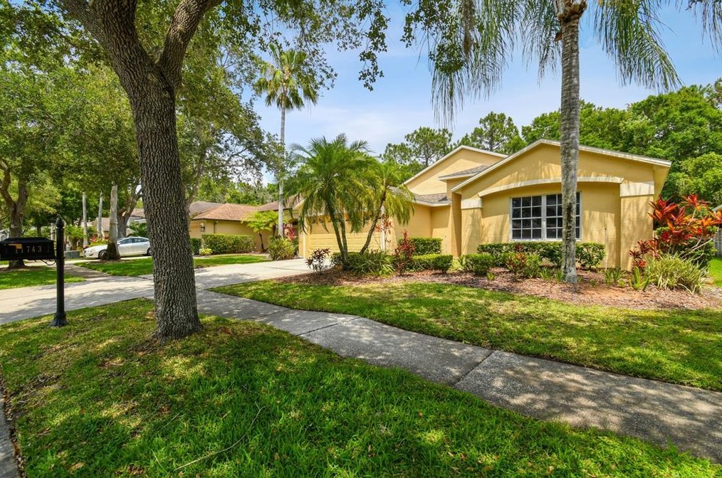 11743 Derbyshire Dr, Tampa FL  33626-2640 exterior