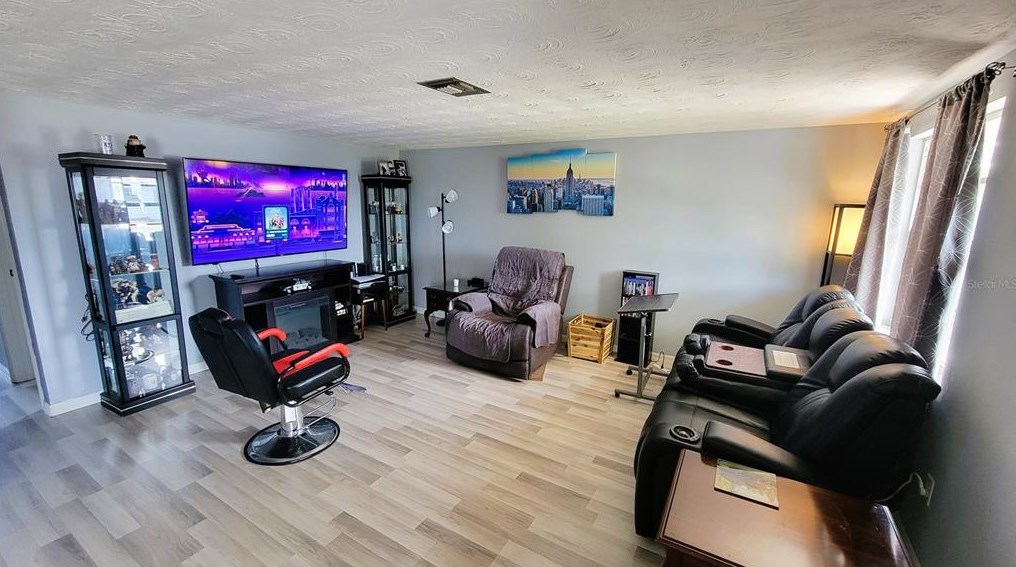 3506 Hoover Dr, Tarpon Springs FL  34691-3325 exterior