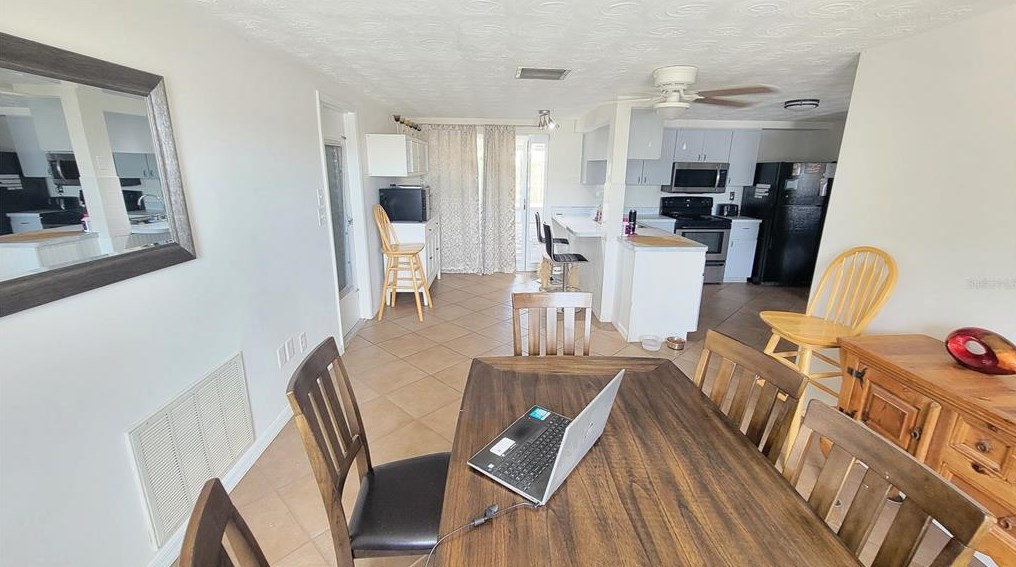 3506 Hoover Dr, Tarpon Springs FL  34691-3325 exterior