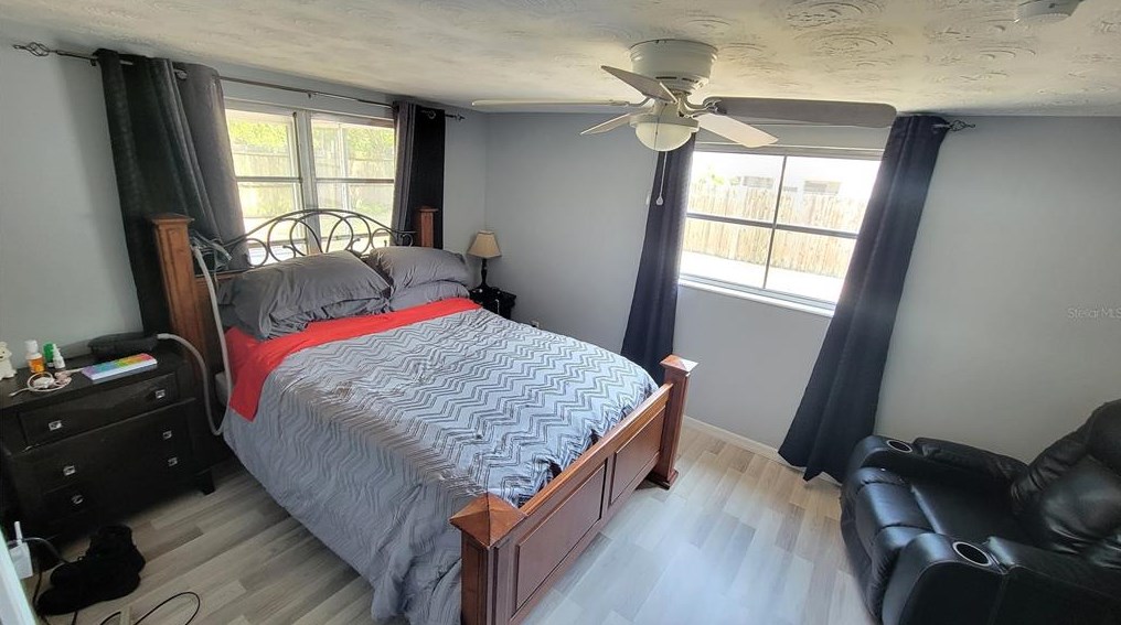 3506 Hoover Dr, Tarpon Springs FL  34691-3325 exterior