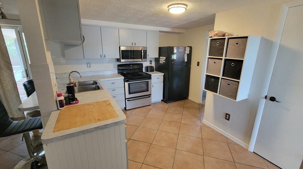 3506 Hoover Dr, Tarpon Springs FL  34691-3325 exterior