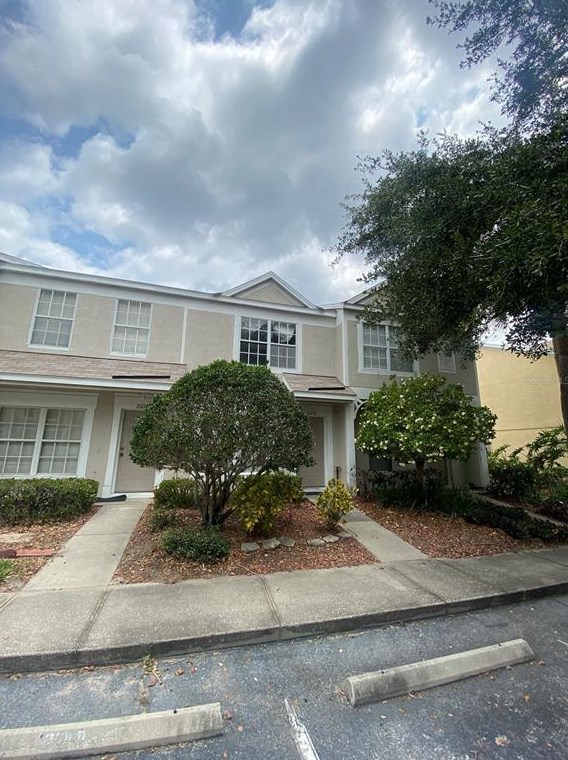 2216 Lake Woodberry Cir, Brandon, FL 33510-2707