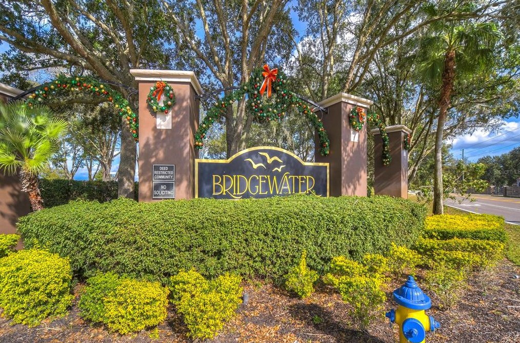30847 Bridgegate Dr, Zephyrhills, FL 33545