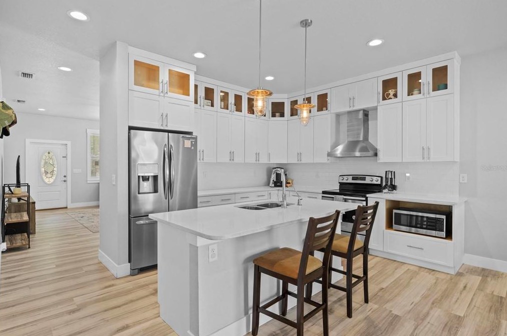 2502 18th Ave, Tampa FL 33619-2424 exterior