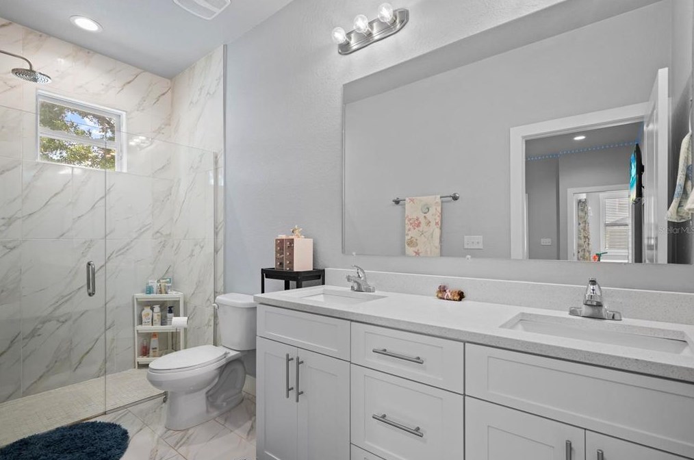 2502 18th Ave, Tampa FL 33619-2424 exterior