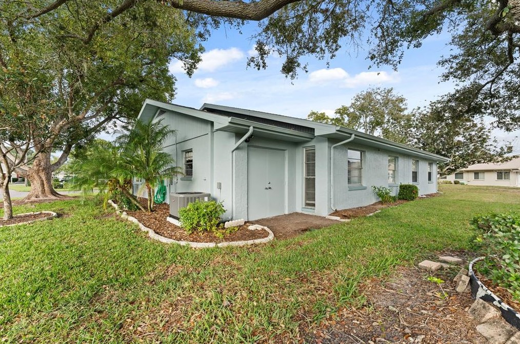 2224 Greenhaven Dr #224, Ruskin, FL 33573
