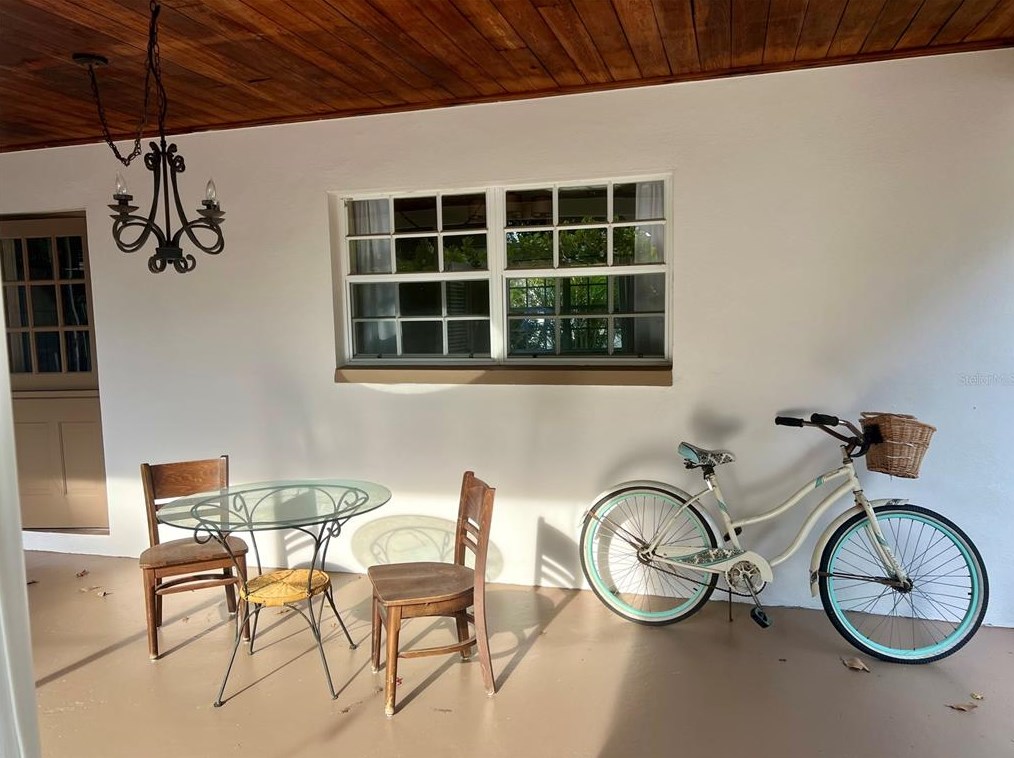 2924 Ellis Dr, Tampa FL  33611-5314 exterior