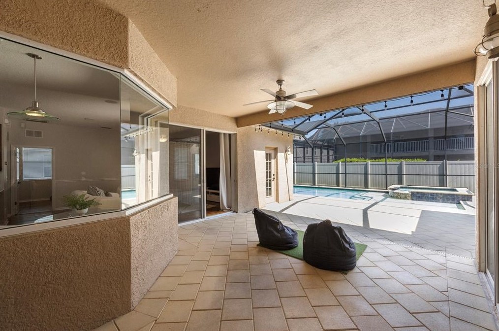 6935 Grn Heron Dr, Zephyrhills FL 33545-3894 exterior