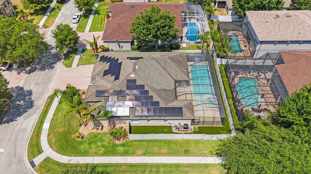 6935 Grn Heron Dr, Zephyrhills FL 33545-3894 exterior