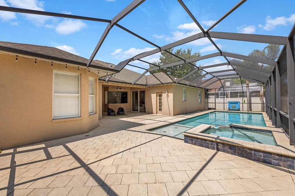 6935 Grn Heron Dr, Zephyrhills FL 33545-3894 exterior