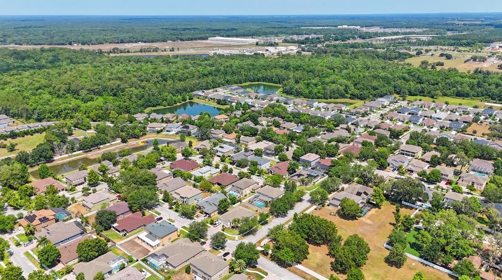 6935 Grn Heron Dr, Zephyrhills FL 33545-3894 exterior