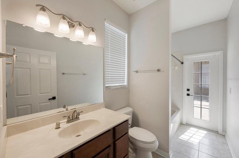 6935 Grn Heron Dr, Zephyrhills FL 33545-3894 exterior