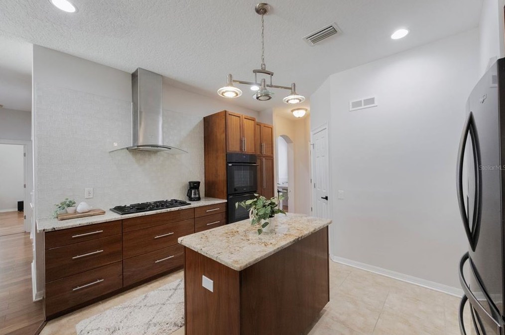 6935 Grn Heron Dr, Zephyrhills FL 33545-3894 exterior