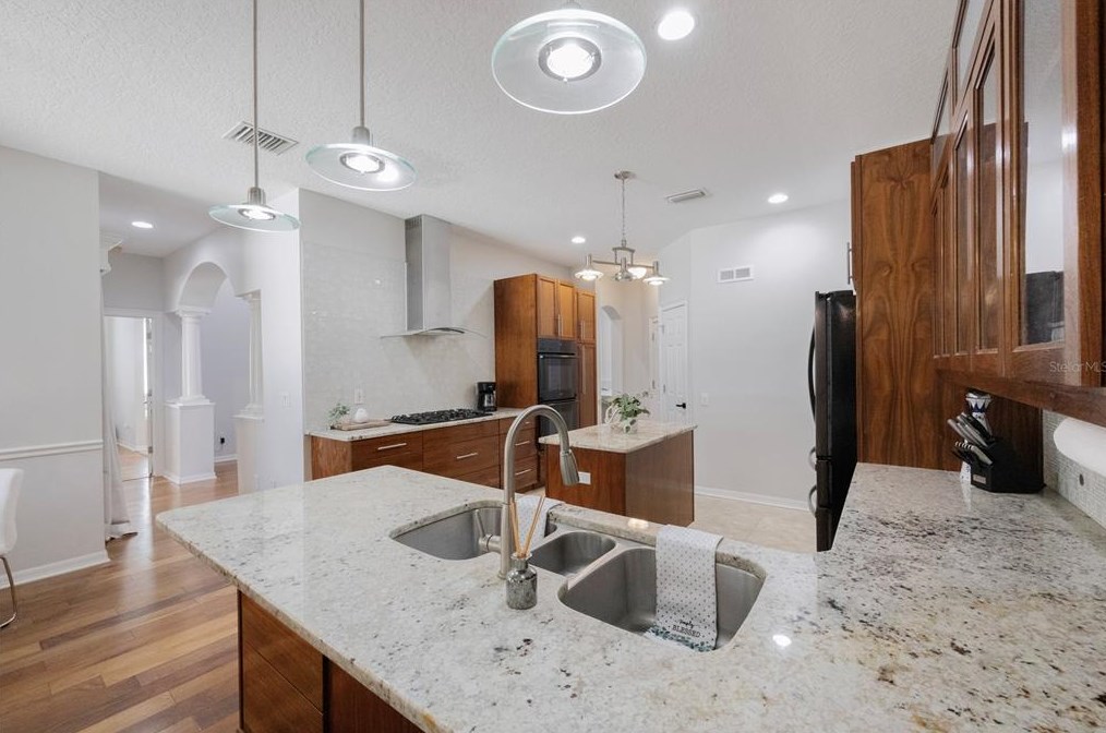 6935 Grn Heron Dr, Zephyrhills FL 33545-3894 exterior