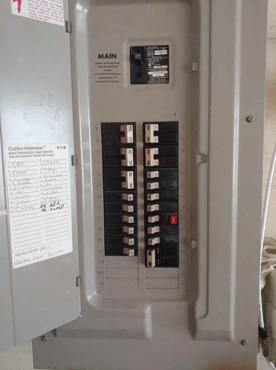 318 Caloosa Palms Ct, Ruskin FL 33573-6933 exterior