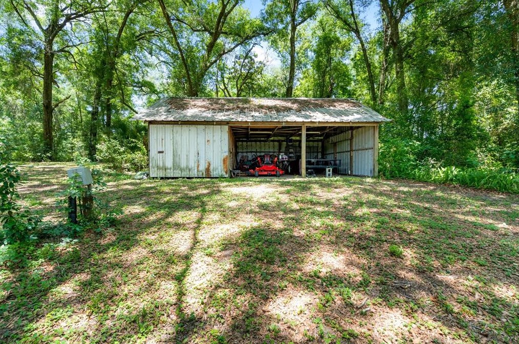 20830 Trilby Cemetery Rd, Dade City FL 33523-1337 exterior