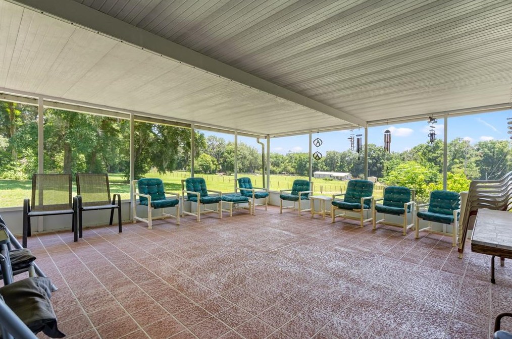 20830 Trilby Cemetery Rd, Dade City FL 33523-1337 exterior