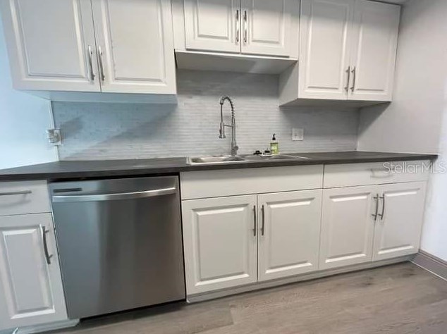 14464 Reuter Strasse Cir, Tampa, FL 33613-3032